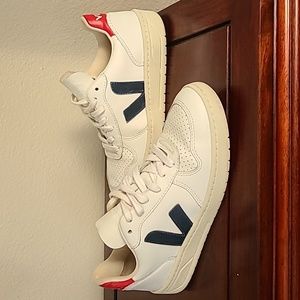 VEJA V-10 Sneaker